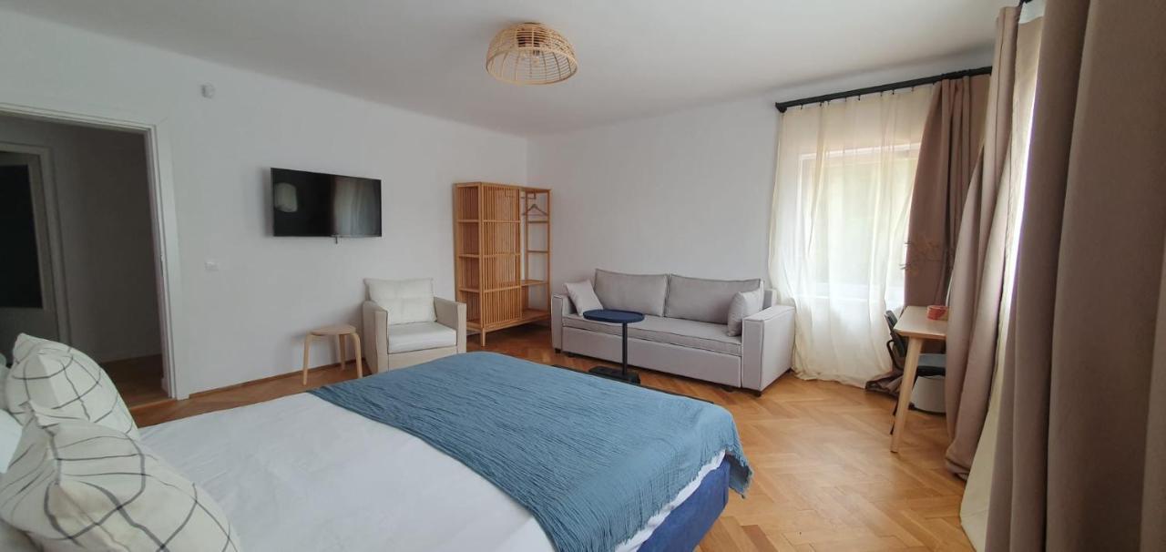 The Pines Serviced Apartments Brasov Exterior photo