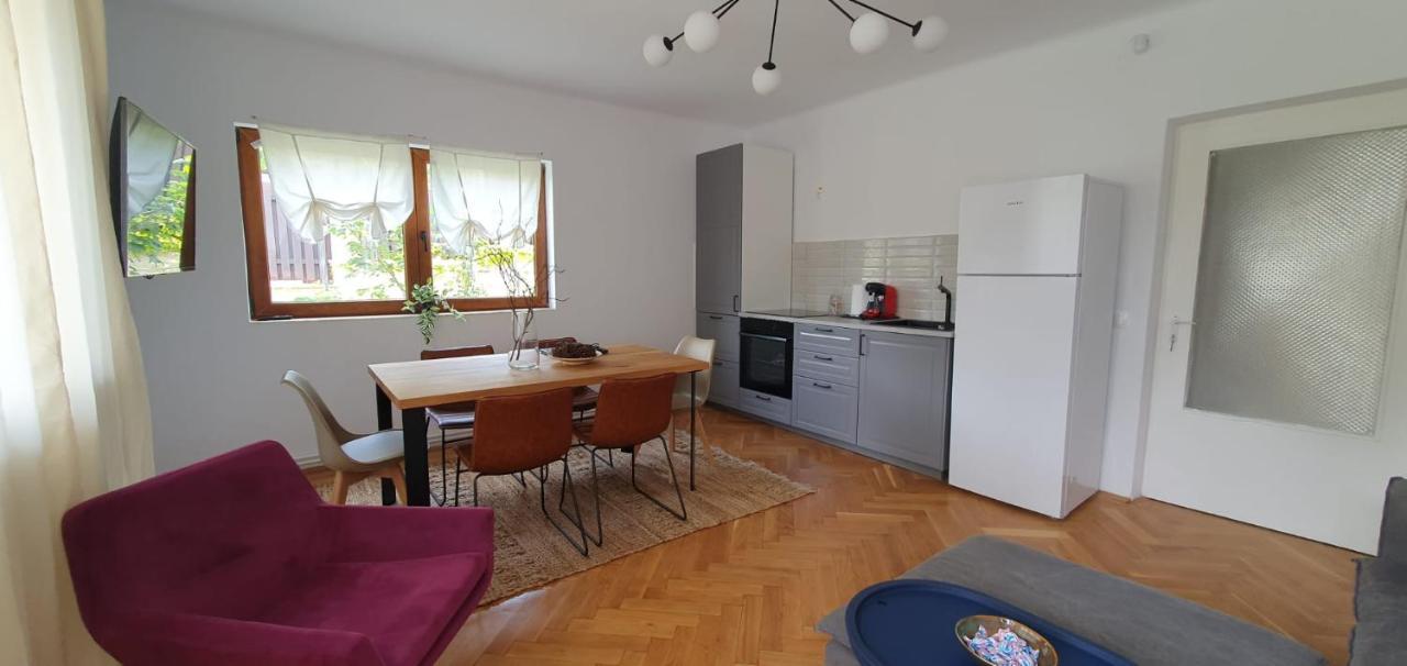 The Pines Serviced Apartments Brasov Exterior photo