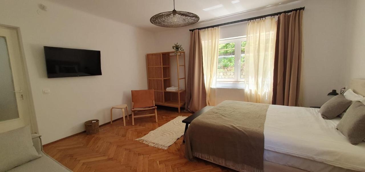 The Pines Serviced Apartments Brasov Exterior photo